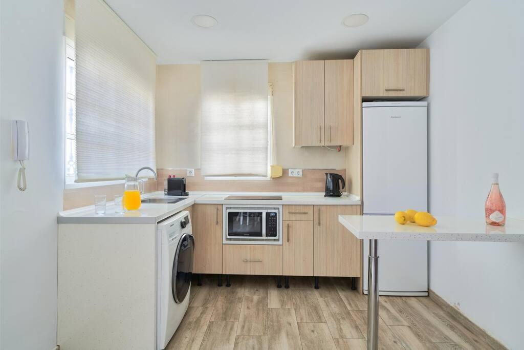 Seaside Charm In Apartament Malaga