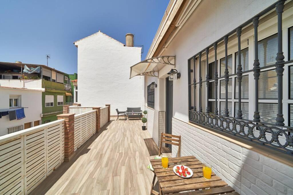 Apartment Seaside Charm In Málaga